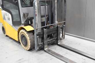 Carretilla elevadora segunda mano JUNGHEINRICH DFG 320 /59121/ DIESEL VIERRADFRONTSTAPLER (13075033)