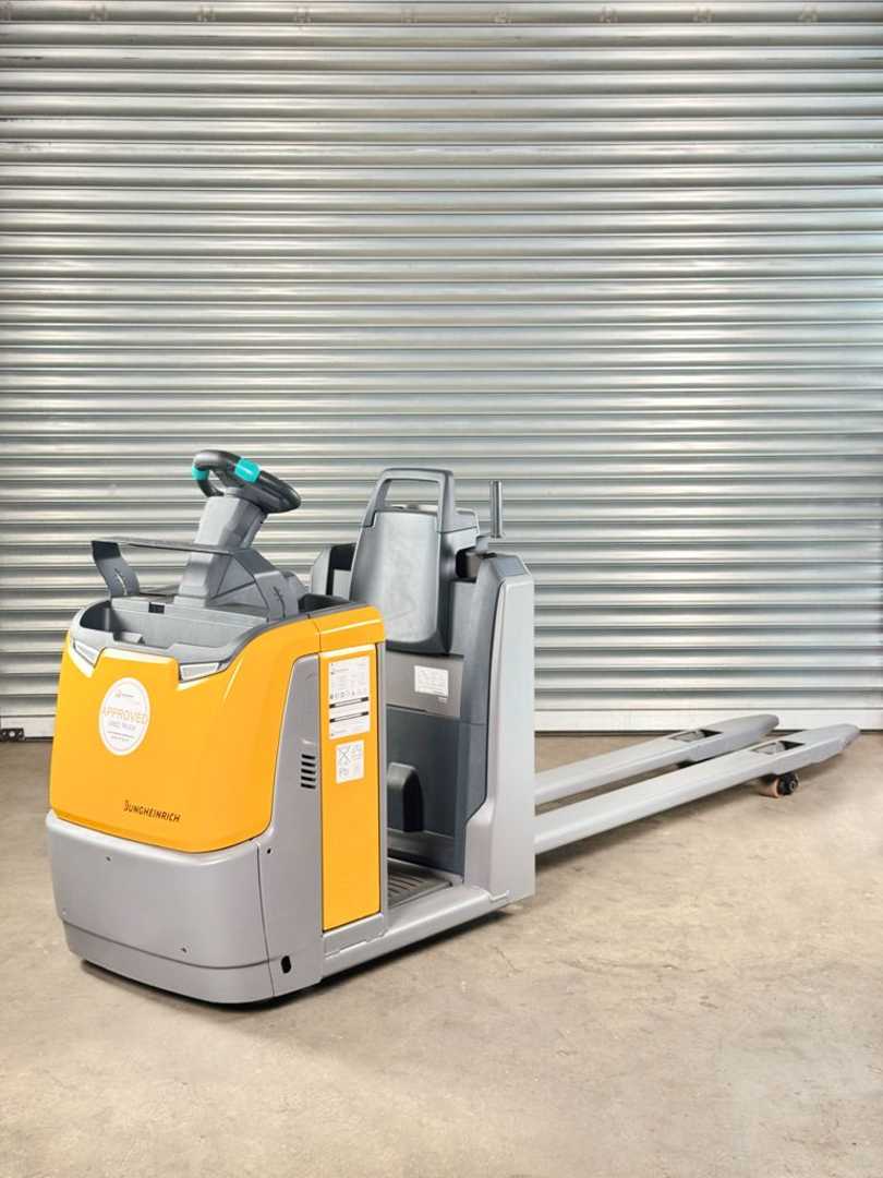 Carretilla elevadora segunda mano JUNGHEINRICH ECE 225 ECE 225 - Service Neu + Garantie - Batteire 81% ELEKTRO HOCHHUBKOMMISSIONIERER (13008609)