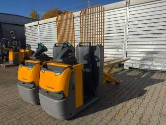 Carretilla elevadora segunda mano JUNGHEINRICH ECE 310 HP Baujahr 2019 Akku 2024 2x Vorhanden ELEKTRO NIEDERHUBKOMMISSIONIERER (13076484) backdrop