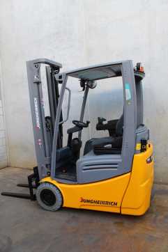 Carretilla elevadora segunda mano JUNGHEINRICH EFG 213 350 ZZ LI-ION ELEKTRO DREIRADFRONTSTAPLER (13069252)