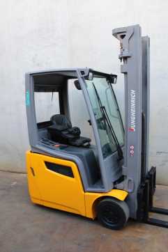 Carretilla elevadora segunda mano JUNGHEINRICH EFG 213 550 DZ ELEKTRO DREIRADFRONTSTAPLER (13069253) backdrop