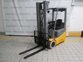 Carretilla elevadora segunda mano JUNGHEINRICH EFG 215 SP GE 115-500 DZ ELEKTRO VIERRADFRONTSTAPLER (13038927) backdrop