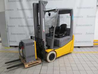 Carretilla elevadora segunda mano JUNGHEINRICH EFG 215 SP GE 115-500 DZ ELEKTRO VIERRADFRONTSTAPLER (13038928) backdrop