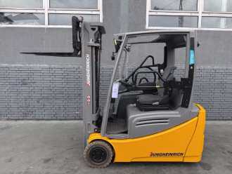 Carretilla elevadora segunda mano JUNGHEINRICH EFG 216 Baujahr 2020 / Stunden 13375 HH 4,80M ELEKTRO DREIRADFRONTSTAPLER (13074499)