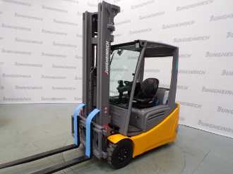 Carretilla elevadora segunda mano JUNGHEINRICH EFG 216 MP G+E 115-550 DZ ELEKTRO VIERRADFRONTSTAPLER (13038589) backdrop