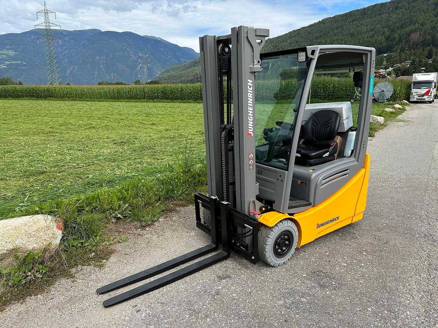 Carretilla elevadora segunda mano JUNGHEINRICH EFG 216k - NEU * NEW ELEKTRO DREIRADFRONTSTAPLER (13067263)