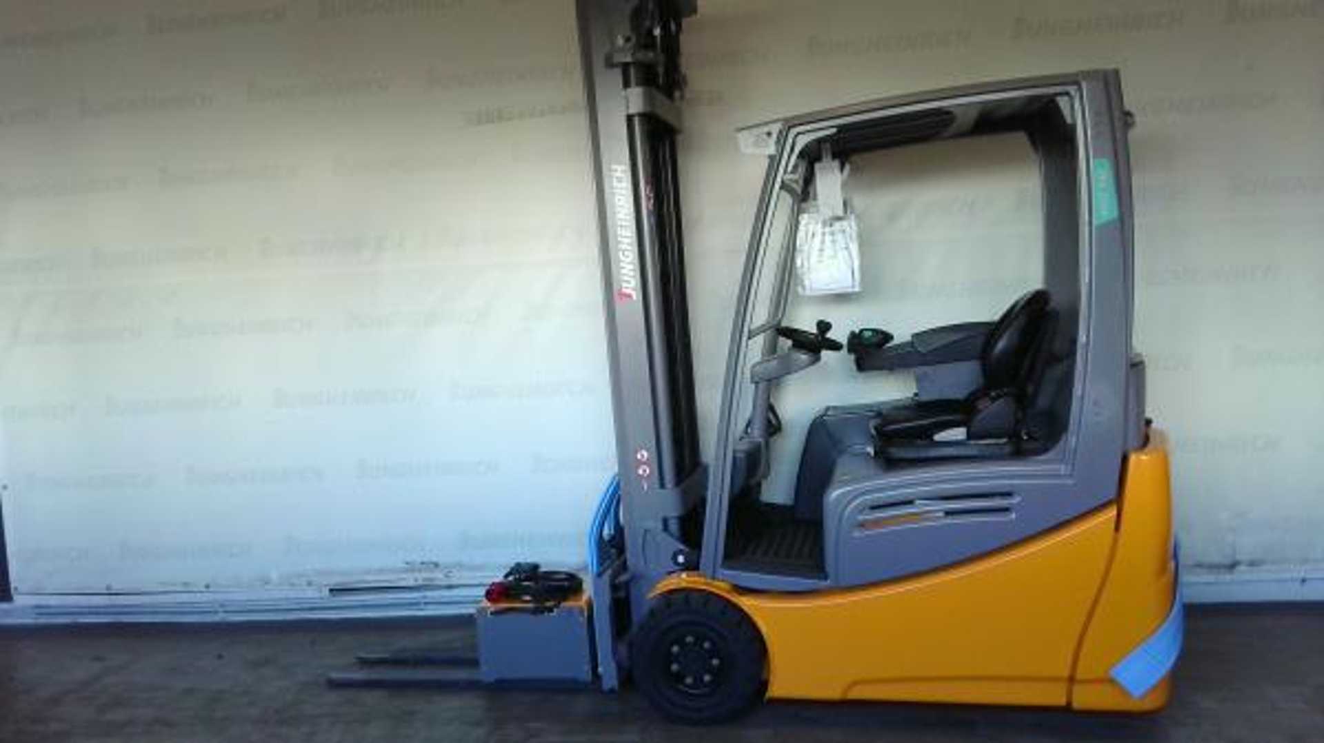 Carretilla elevadora segunda mano JUNGHEINRICH EFG 216k SP GE 115-600 DZ ELEKTRO VIERRADFRONTSTAPLER (13024040)