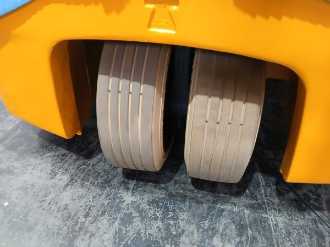 Carretilla elevadora segunda mano JUNGHEINRICH EFG 218 SP G+E 115 550 DZ ELEKTRO VIERRADFRONTSTAPLER (13060645)
