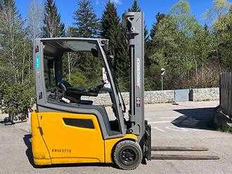 Carretilla elevadora segunda mano JUNGHEINRICH EFG 218k - 550DZ ELEKTRO DREIRADFRONTSTAPLER (13038904)