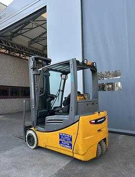 Carretilla elevadora segunda mano JUNGHEINRICH EFG 220 ELEKTRO DREIRADFRONTSTAPLER (13032708)