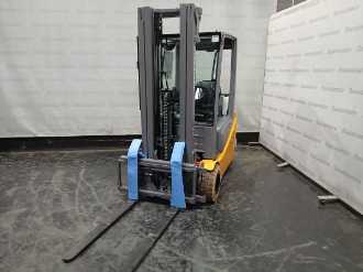 Carretilla elevadora segunda mano JUNGHEINRICH EFG 220 MP G+E 115 480 DZ ELEKTRO VIERRADFRONTSTAPLER (13071466)