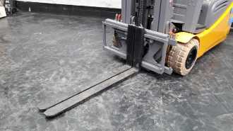 Carretilla elevadora segunda mano JUNGHEINRICH EFG 220 SP G+E 115 535 DZ ELEKTRO VIERRADFRONTSTAPLER (13031780)