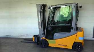Carretilla elevadora segunda mano JUNGHEINRICH EFG 320 GE 115 464DZ ELEKTRO VIERRADFRONTSTAPLER (13041540) backdrop