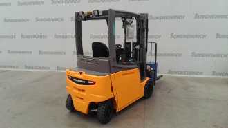 Carretilla elevadora segunda mano JUNGHEINRICH EFG 320 MP G+E 115-440 DZ ELEKTRO VIERRADFRONTSTAPLER (12985545) backdrop