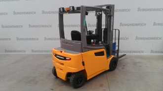 Carretilla elevadora segunda mano JUNGHEINRICH EFG 320 SP GE 100-470 DZ ELEKTRO VIERRADFRONTSTAPLER (13046925) backdrop