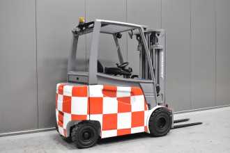 Carretilla elevadora segunda mano JUNGHEINRICH EFG 425 k /53366/ ELEKTRO VIERRADFRONTSTAPLER (13012206)