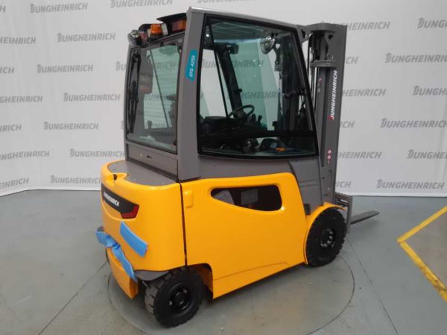 Carretilla elevadora segunda mano JUNGHEINRICH EFG 425k DP GE 100-500 DZ ELEKTRO VIERRADFRONTSTAPLER (13034354)