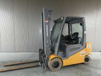 Carretilla elevadora segunda mano JUNGHEINRICH EFG 430 S 550 DZ ELEKTRO VIERRADFRONTSTAPLER (13076064) backdrop
