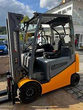 Carretilla elevadora segunda mano JUNGHEINRICH EFG 430k ELEKTRO VIERRADFRONTSTAPLER (13076206) backdrop