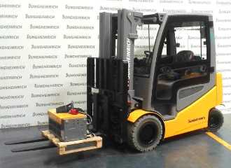 Carretilla elevadora segunda mano JUNGHEINRICH EFG 430k MP GE 130-440 DZ Li-ion ELEKTRO VIERRADFRONTSTAPLER (13072931)