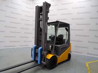 Carretilla elevadora segunda mano JUNGHEINRICH EFG 430k SP GE 160-650 DZ ELEKTRO VIERRADFRONTSTAPLER (12995864) backdrop