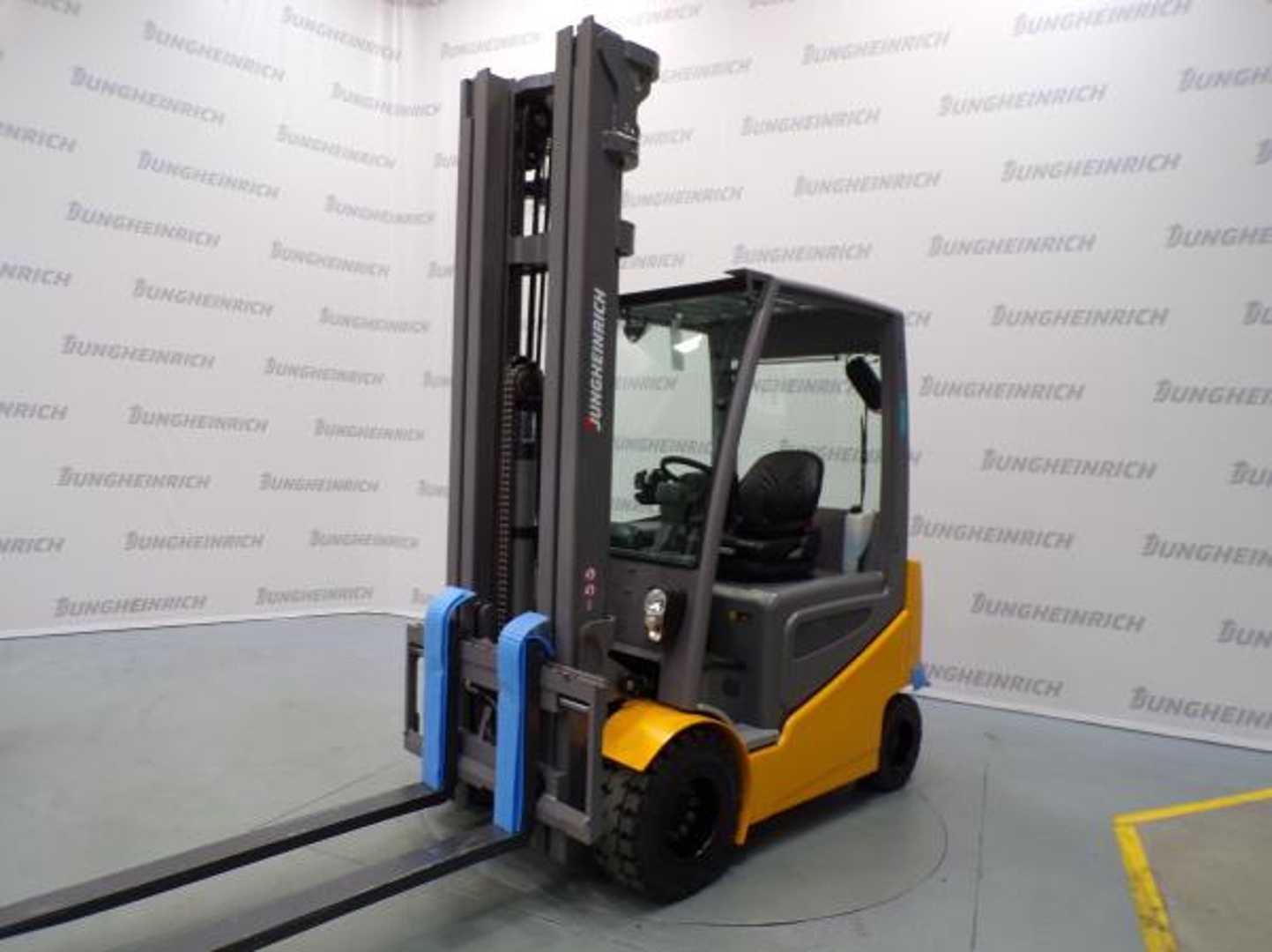 Carretilla elevadora segunda mano JUNGHEINRICH EFG 430k SP GE 160-650 DZ ELEKTRO VIERRADFRONTSTAPLER (12995864)