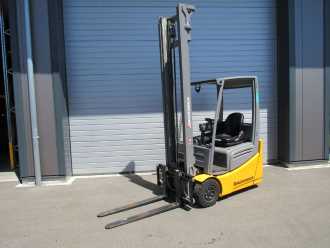 Carretilla elevadora segunda mano JUNGHEINRICH EFG215 ELEKTRO DREIRADFRONTSTAPLER (13076508)