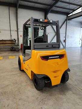 Carretilla elevadora segunda mano JUNGHEINRICH EFG545k ELEKTRO VIERRADFRONTSTAPLER (13053585)