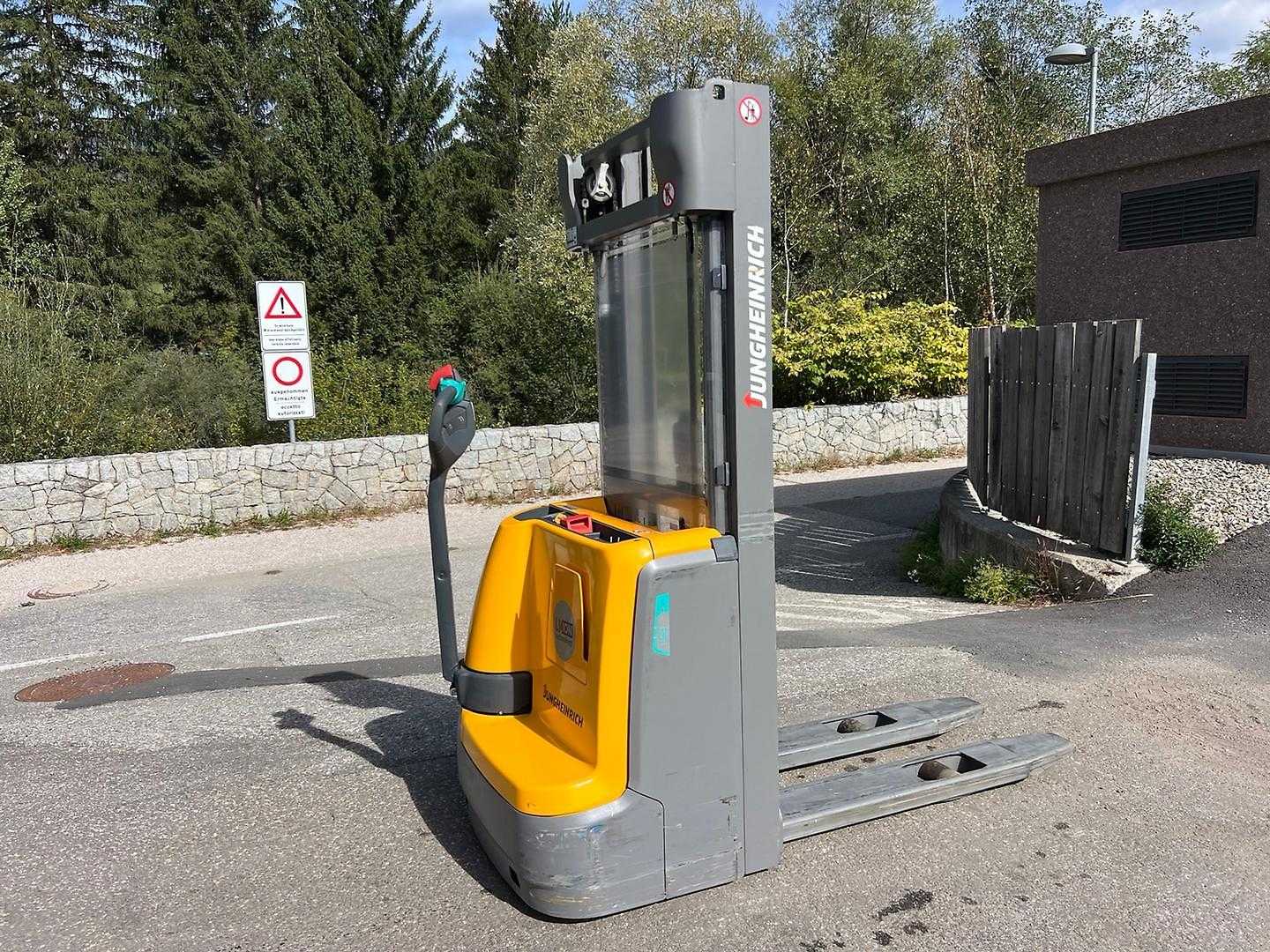 Carretilla elevadora segunda mano JUNGHEINRICH EJC 112 - 430DZ ELEKTRO HOCHHUBWAGENDEICHSEL (13069358)