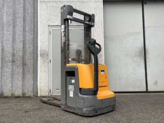 Carretilla elevadora segunda mano JUNGHEINRICH EJC 212 ELEKTRO HOCHHUBWAGENDEICHSEL (13013102) backdrop