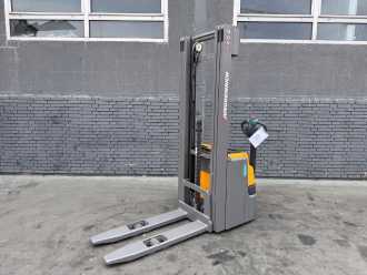 Carretilla elevadora segunda mano JUNGHEINRICH EJC 214 Baujahr 2021 / Triplex 4,7M/ NEUWERTIG ELEKTRO HOCHHUBWAGENDEICHSEL (13074501) backdrop
