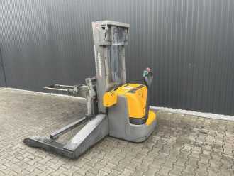 Carretilla elevadora segunda mano JUNGHEINRICH EJC B ELEKTRO HOCHHUBWAGENDEICHSEL (13073629)