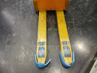Carretilla elevadora segunda mano JUNGHEINRICH EJE 114 24 115 54 ELEKTRO NIEDERHUBWAGENDEICHSEL (13054985)
