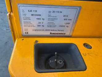 Carretilla elevadora segunda mano JUNGHEINRICH EJE 118 Baujahr 2014/ Stunden 498 Ladegerät integriert WEITERE NIEDERHUBWAGENDEICHSEL (13075989)