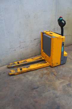 Carretilla elevadora segunda mano JUNGHEINRICH EJE C20 ELEKTRO NIEDERHUBWAGENSEMIELEKTRISCH (13063110)