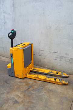 Carretilla elevadora segunda mano JUNGHEINRICH EJE C20 ELEKTRO NIEDERHUBWAGENSEMIELEKTRISCH (13063110)