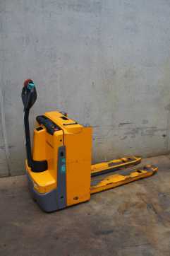 Carretilla elevadora segunda mano JUNGHEINRICH EJE C20 ELEKTRO NIEDERHUBWAGENSEMIELEKTRISCH (13063111)