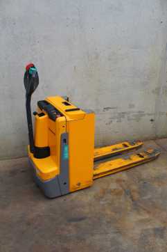 Carretilla elevadora segunda mano JUNGHEINRICH EJE C20 ELEKTRO NIEDERHUBWAGENSEMIELEKTRISCH (13063112)