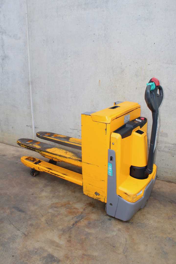 Carretilla elevadora segunda mano JUNGHEINRICH EJE C20 ELEKTRO NIEDERHUBWAGENSEMIELEKTRISCH (13063113)