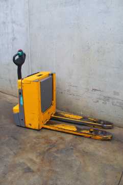 Carretilla elevadora segunda mano JUNGHEINRICH EJE C20 ELEKTRO NIEDERHUBWAGENSEMIELEKTRISCH (13063113)