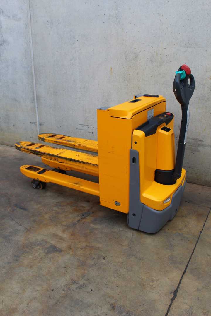 Carretilla elevadora segunda mano JUNGHEINRICH EJE C20 ELEKTRO NIEDERHUBWAGENSEMIELEKTRISCH (13063116)