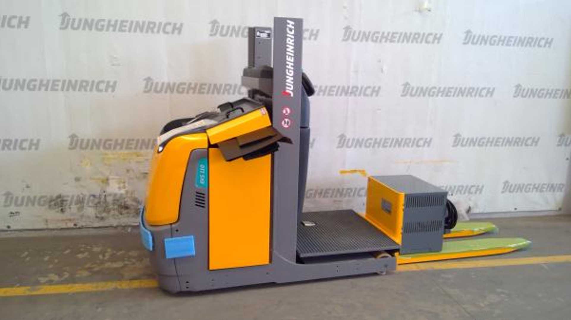 Carretilla elevadora segunda mano JUNGHEINRICH EKS 110 L 120-100 E ELEKTRO HOCHHUBKOMMISSIONIERER (13039558)