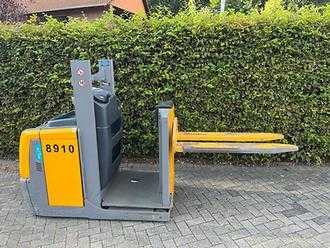 Carretilla elevadora segunda mano JUNGHEINRICH EKS 110 Z 100 E ELEKTRO HOCHHUBWAGENFAHRERSTAND (13015676)