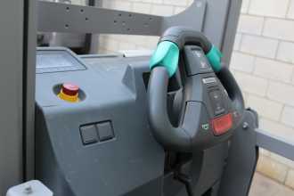 Carretilla elevadora segunda mano JUNGHEINRICH EKS 110 Z 100E ELEKTRO HOCHHUBKOMMISSIONIERER (13051836)