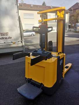Carretilla elevadora segunda mano JUNGHEINRICH ERC 14 ELEKTRO HOCHHUBWAGENDEICHSEL (12768138)