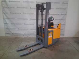 Carretilla elevadora segunda mano JUNGHEINRICH ERC 212 FP 115-320 ZT ELEKTRO HOCHHUBWAGENFAHRERSTAND (12987976) backdrop