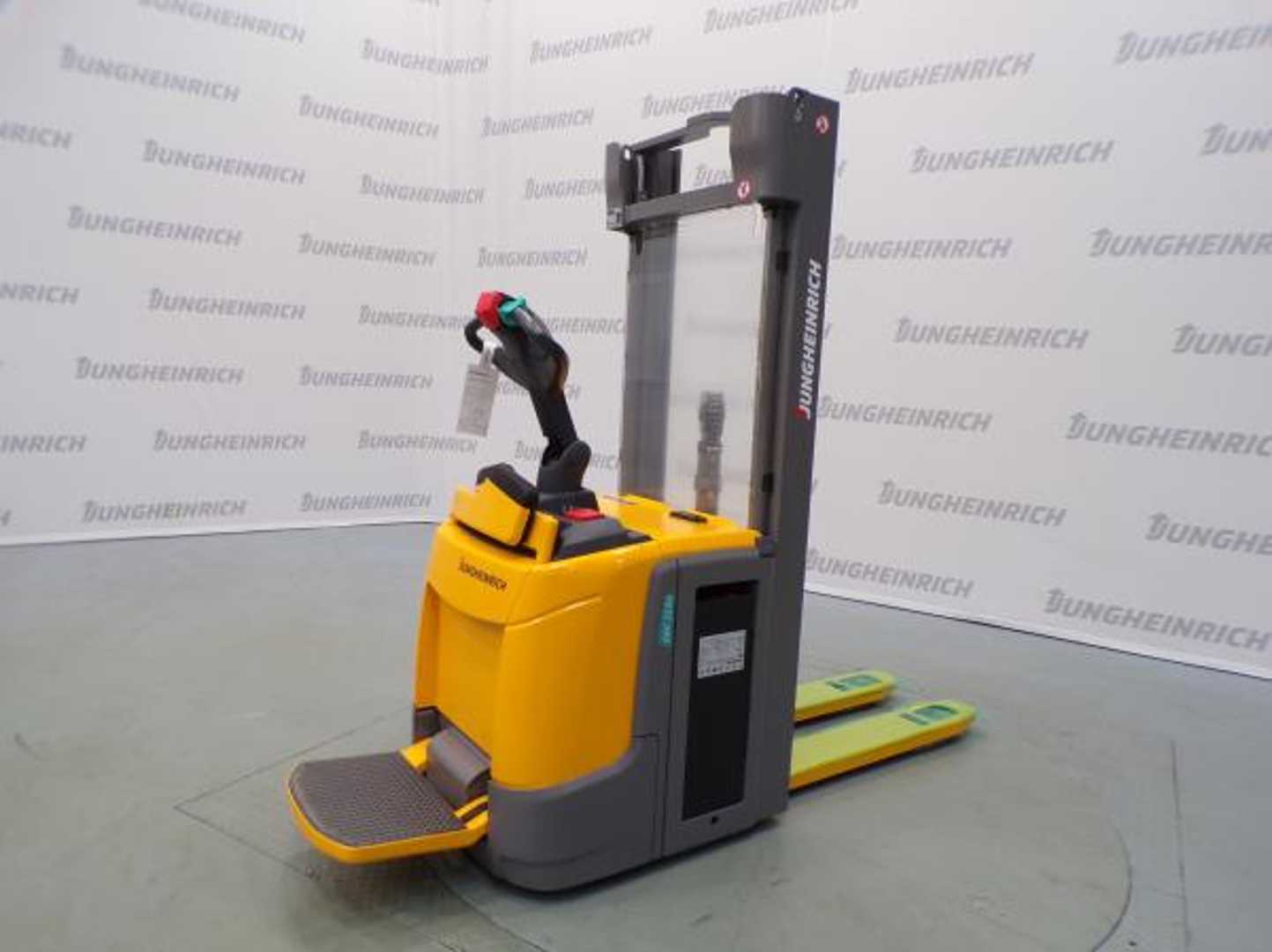 Carretilla elevadora segunda mano JUNGHEINRICH ERC 214z KP 115-320 ZZ ELEKTRO HOCHHUBWAGENFAHRERSTAND (13012000)