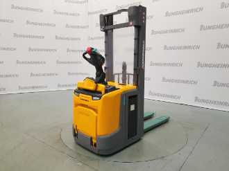 Carretilla elevadora segunda mano JUNGHEINRICH ERC 214z KP 115-320 ZZ ELEKTRO HOCHHUBWAGENFAHRERSTAND (13029678) backdrop