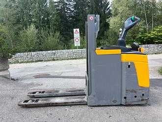 Carretilla elevadora segunda mano JUNGHEINRICH ERD 220 - 201ZT ELEKTRO HOCHHUBWAGENFAHRERSTAND (13063306)