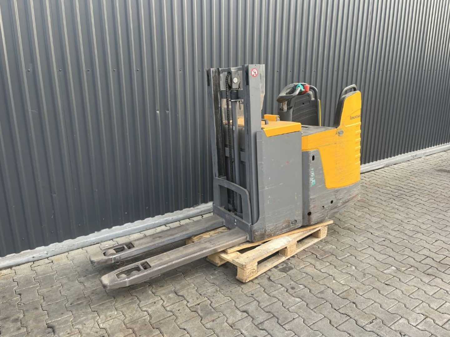 Carretilla elevadora segunda mano JUNGHEINRICH ERD220 ELEKTRO HOCHHUBWAGENDEICHSEL (13075950)